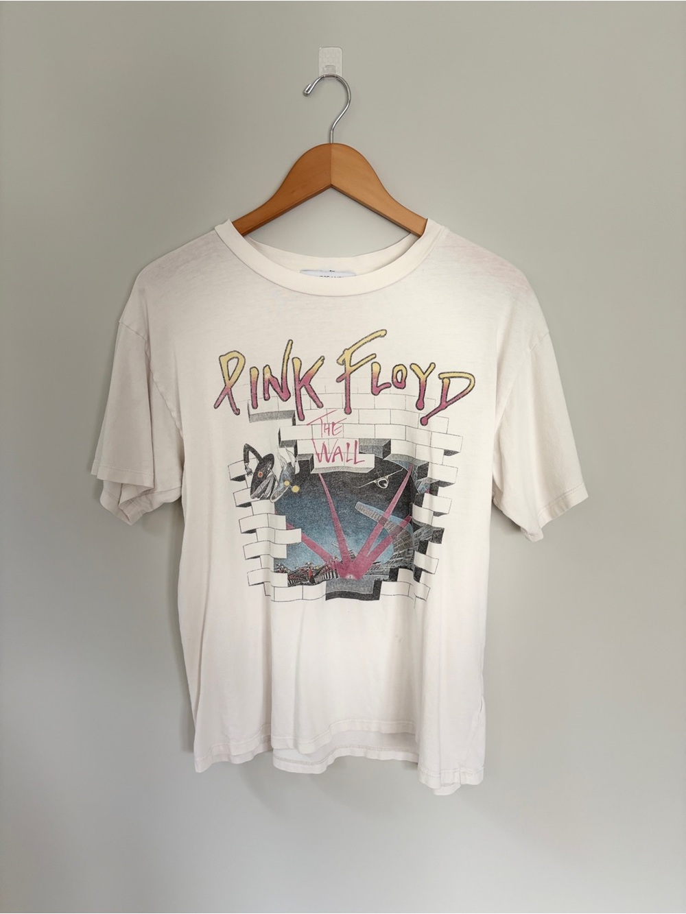 Daydreamer Pink Floyd White Band Tee